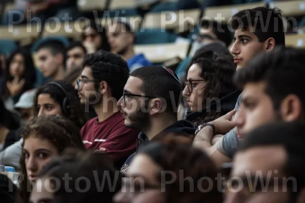 סטודנטים מתכנסים להרצאה באוניברסיטה בירושלים, ממדינת ישראל. טיפול חזון, מוצר, אירוע