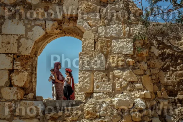 הצצות שובות לב לעבר הוותיק של ישראל. בית המקדש, אתר ארכיאולוגי, נוֹף